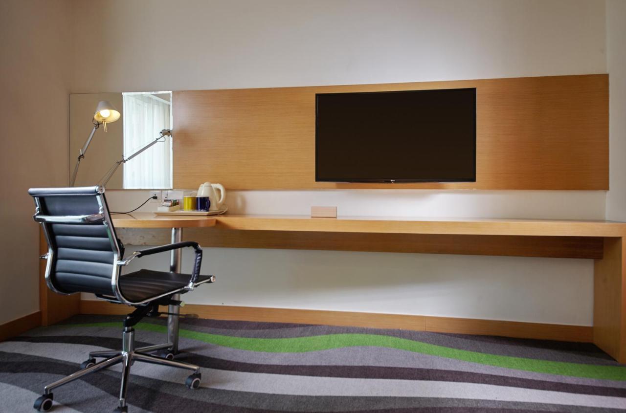 Holiday Inn Express Tangshan Downtown By Ihg Экстерьер фото