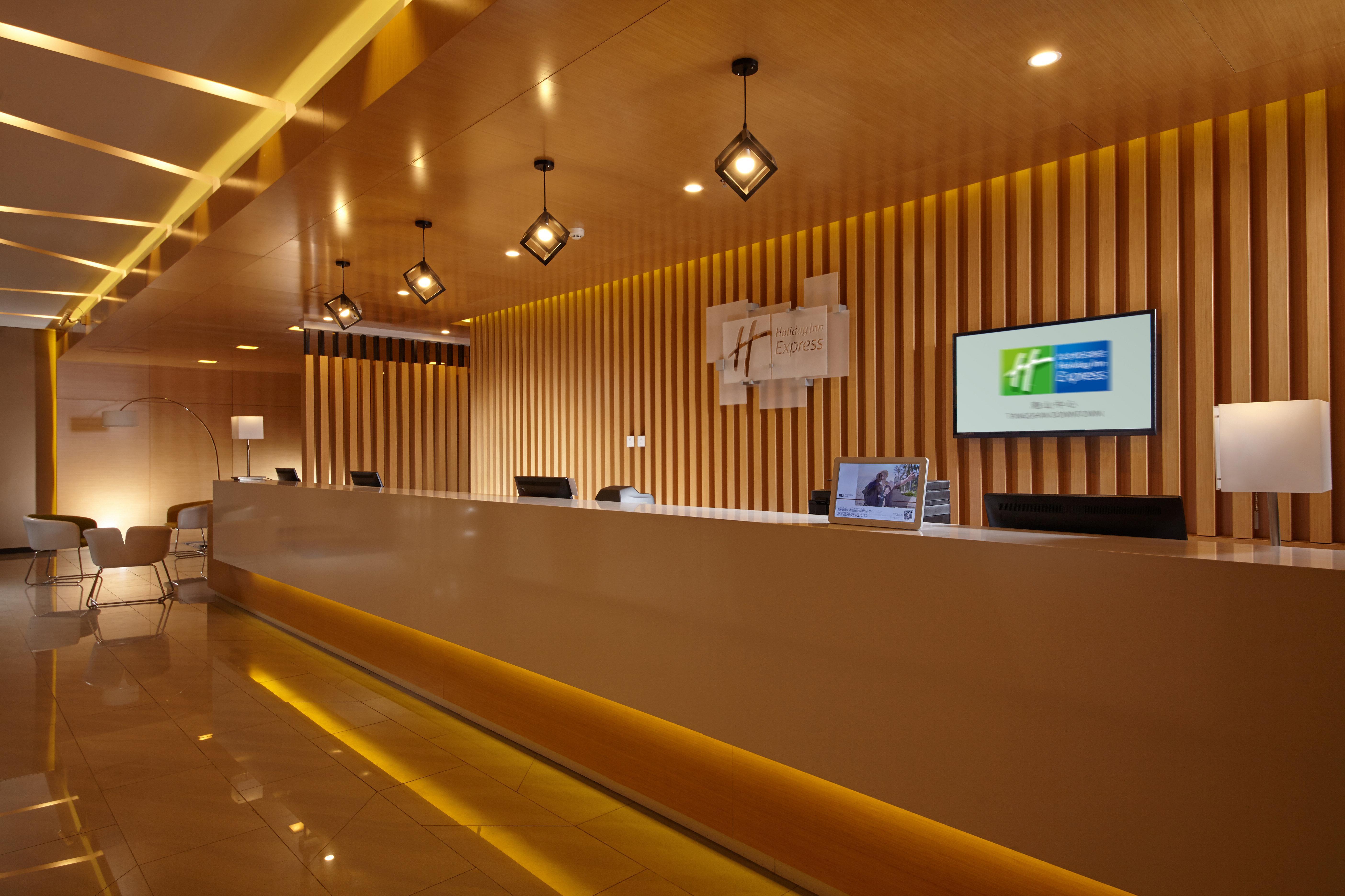 Holiday Inn Express Tangshan Downtown By Ihg Экстерьер фото